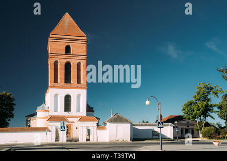 Mir, Weißrussland. Saint Nicolas römisch-katholische Kirche In Mir, Belarus. Wahrzeichen In sonnigen Sommertag mit blauem Himmel Stockfoto