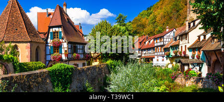 Traditionelle bunte Häuser in Kaysersberg, Elsass, Frankreich Stockfoto