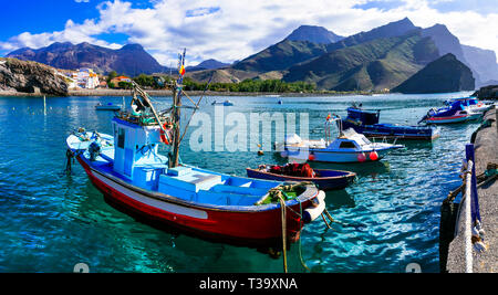 Traditionelle La Aldea de San Nicolas Dorf, mit Blick auf das Meer und die Berge, Gran Canaria, Spanien Stockfoto