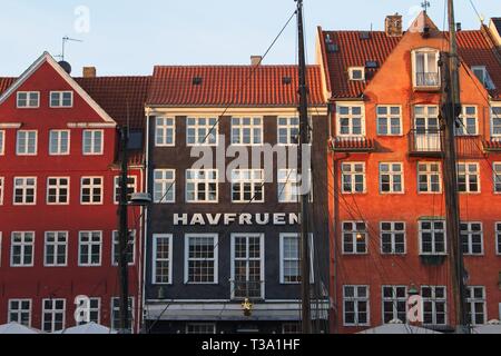 Kopenhagen Nyhavn Dock am Abend Stockfoto