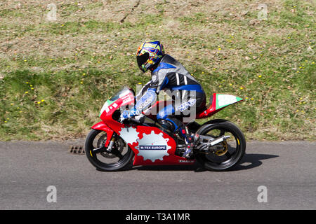 Chorley, Lancashire, UK. April, 2019. Hoghton Tower 43 Motorrad Sprint. Reiter Stockfoto