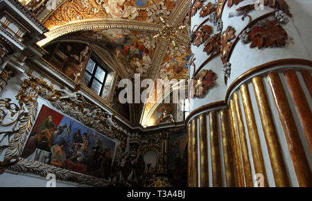 Anzeigen und Details der Kirche in Saint Lawrence Kartause Certosa di San Lorenzo in padula Provinz Salerno Italien Stockfoto