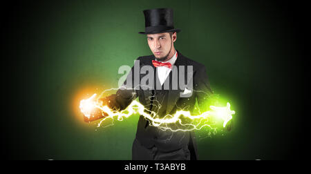 Magier Sekt super power zwischen seine beiden Hände Stockfoto