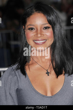 Tamala Jones 74 - oben in der Luft Premiere auf dem Westwood Village Theater in Los Angeles. tamala Jones 74 Red Carpet Event, Vertikal, USA, Filmindustrie, Prominente, Fotografie, Bestof, Kunst, Kultur und Unterhaltung, Topix Prominente Fashion/Vertikal, Besten, Event in Hollywood Leben - Kalifornien, Roter Teppich und backstage, USA, Film, Stars, Film Stars, TV Stars, Musik, Promis, Fotografie, Bestof, Kunst, Kultur und Unterhaltung, Topix, headshot, vertikal, eine Person aus dem Jahr 2009, Anfrage tsuni@Gamma-USA.com Stockfoto