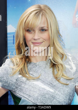 Reese Witherspoon - Monster vs Aliens Premiere auf der Gibson Amphitheatre in den Universal Studios in Los Angeles. WitherspoonReese 43 Red Carpet Event, Vertikal, USA, Filmindustrie, Prominente, Fotografie, Bestof, Kunst, Kultur und Unterhaltung, Topix Prominente Fashion/Vertikal, Besten, Event in Hollywood Leben - Kalifornien, Roter Teppich und backstage, USA, Film, Stars, Film Stars, TV Stars, Musik, Promis, Fotografie, Bestof, Kunst, Kultur und Unterhaltung, Topix, headshot, vertikal, eine Person aus dem Jahr 2009, Anfrage tsuni@Gamma-USA.com Stockfoto