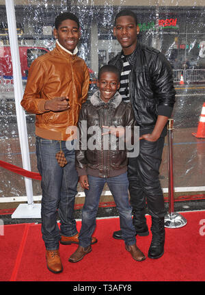 Kofi Siriboe, Kwame Boateng, Kwesi Boakye - Gulliver s Reisen Premiere auf der Chinese Theatre in Los Angeles. Kofi Siriboe, Kwame Boateng, Kwesi Boakye 31 Veranstaltung in Hollywood Leben - Kalifornien, Red Carpet Event, USA, Filmindustrie, Prominente, Fotografie, Bestof, Kunst, Kultur und Unterhaltung, Topix prominente Mode, Besten, Hollywood Leben, Event in Hollywood Leben - Kalifornien, Roter Teppich und backstage, Film Stars, TV Stars, Musik, Promis, Topix, Akteure aus dem gleichen Film, Cast und co Star zusammen. Anfrage tsuni@Gamma-USA.com, Kredit Tsuni/USA, 2010-Gruppe, TV ein Stockfoto