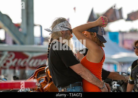 Daytona Beach, FL - 12. März 2016: Bärtigen Bikern in der 75. jährlichen Bike Week auf der weltweit berühmtesten Strand teilnehmen. Stockfoto