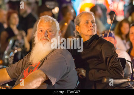 Daytona Beach, FL - 12. März 2016: Bärtigen Bikern in der 75. jährlichen Bike Week auf der weltweit berühmtesten Strand teilnehmen. Stockfoto