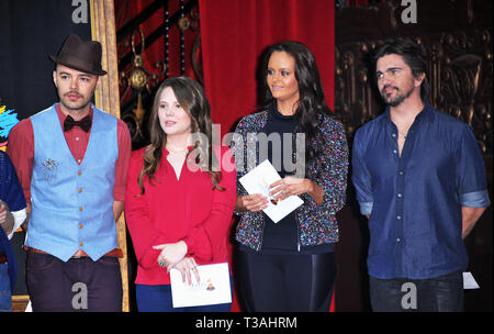 Juanes, Shaila Durcal, Freude und Jesse an der XIII Latin Grammy Awards Nominierungen an der Belasco Theatre in Los Angeles. a Juanes, Shaila Durcal, Freude und Jesse 103 Veranstaltung in Hollywood Leben - Kalifornien, Red Carpet Event, USA, Filmindustrie, Prominente, Fotografie, Bestof, Kunst, Kultur und Unterhaltung, Topix prominente Mode, Besten, Hollywood Leben, Event in Hollywood Leben - Kalifornien, Roter Teppich und backstage, Film Stars, TV Stars, Musik, Promis, Topix, Akteure aus dem gleichen Film, Cast und co Star zusammen. Anfrage tsuni@Gamma-USA.com, Kredit Tsuni/USA, 2012-Gro Stockfoto