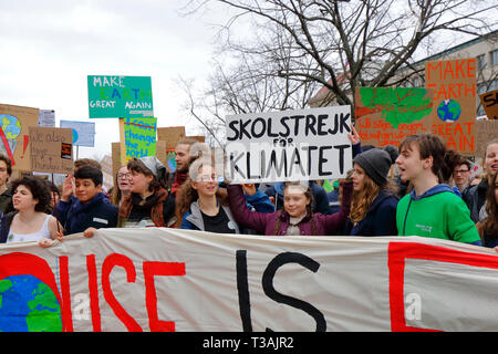 Greta Thunberg hält ist ein Zeichen für kolstrejk Klimatet' (Schule Streik für Klima) Am 29. März 2019 Freitags für das zukünftige Klima März, Berlin Stockfoto