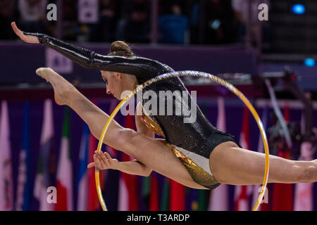 Pesaro, Italien. 7 Apr, 2019. Bulgariens Boryana Kaleyn während der ABB. Rhythmische Gymnastik Wm Pesaro 2019 einzelnen Ribbon Preisverleihung im Adria Arena in Pesaro, Italien, April 7, 2019. (Foto von Enrico Calderoni/LBA SPORT) Quelle: Lba Co.Ltd./Alamy leben Nachrichten Stockfoto