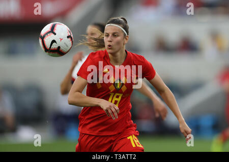 April 7, 2019: Belgien defender Laura De Neve (18) versucht, den Pass in der ersten Hälfte zu jagen, während das Spiel zwischen Belgien und den USA an Banc von Kalifornien in Los Angeles, CA. USA. (Foto von Peter Joneleit) Stockfoto