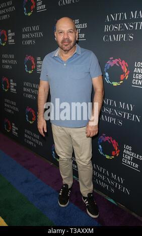 Los Angeles, Ca, USA. 7 Apr, 2019. Jason Stuart, bei der Eröffnung des Los Angeles der LGBT-Zentrum Anita Mai Schloss Rosenstein Campus an Anita Mai Schloss Rosenstein Campus in Los Angeles, Kalifornien, April 7, 2019. Credit: MediaPunch Inc/Alamy leben Nachrichten Stockfoto