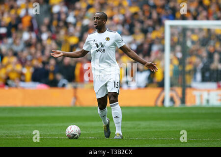 London, Großbritannien. 07 Apr, 2019. Willy Boly von Wolverhampton wandert in Aktion. Die Emirate FA Cup, Halbfinale, Watford v Wolverhampton Wanderers im Wembley Stadion in London am Sonntag, den 7. April 2019. Dieses Bild dürfen nur für redaktionelle Zwecke verwendet werden. Nur die redaktionelle Nutzung, eine Lizenz für die gewerbliche Nutzung erforderlich. Keine Verwendung in Wetten, Spiele oder einer einzelnen Verein/Liga/player Publikationen. pic von Andrew Obstgarten/Andrew Orchard sport Fotografie/Alamy Live news Credit: Andrew Orchard sport Fotografie/Alamy leben Nachrichten Stockfoto