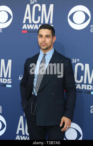 April 7, 2019 - Las Vegas, NV, USA - LAS VEGAS - APR 7: Wilmer Valderrama bei der 54 Akademie der Country Music Awards im MGM Grand Garden Arena am 7. April 2019 in Las Vegas, NV (Credit Bild: © Kay Blake/ZUMA Draht) Stockfoto