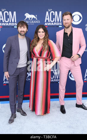 April 7, 2019 - Las Vegas, NV, Vereinigte Staaten - 07 April 2019 - Las Vegas, NV-Lady Antebellum, Dave Haywood, Hillary Scott, Charles Kelley. 54. jährlichen ACM Awards Ankünfte am MGM Grand Garden Arena. Photo Credit: MJT/AdMedia (Credit Bild: © Mjt/AdMedia über ZUMA Draht) Stockfoto