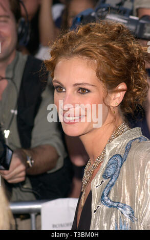 LOS ANGELES, Ca. Juli 17, 2001: die Schauspielerin Julia Roberts bei der Weltpremiere in Los Angeles, ihres neuen Films America's Lieblinge. © Paul Smith/Featureflash Stockfoto