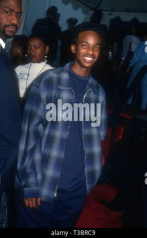 LOS ANGELES, Ca - 15. März: Sänger Tevin Campbell besucht die achte jährliche Soul Train Music Awards am 15. März 1994 im Shrine Auditorium in Los Angeles, Kalifornien. Foto von Barry King/Alamy Stock Foto Stockfoto
