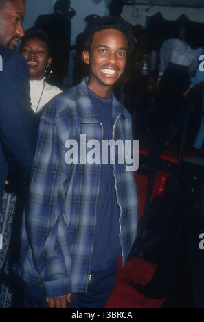 LOS ANGELES, Ca - 15. März: Sänger Tevin Campbell besucht die achte jährliche Soul Train Music Awards am 15. März 1994 im Shrine Auditorium in Los Angeles, Kalifornien. Foto von Barry King/Alamy Stock Foto Stockfoto