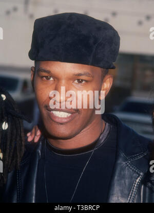 LOS ANGELES, Ca - 15. März: Schauspieler Jamie Foxx besucht die achte jährliche Soul Train Music Awards am 15. März 1994 im Shrine Auditorium in Los Angeles, Kalifornien. Foto von Barry King/Alamy Stock Foto Stockfoto