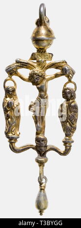 Ein Gothic Anhänger, Süddeutschen, 2. Hälfte des 15. Jahrhunderts fein gearbeiteten vergoldetem Silber Anhänger. Die Figur des gekreuzigten Christus am Kreuz der aufwändig gestaltete Zweige, die der hl. Johannes des Evangelisten und die Jungfrau mit Halo flankiert. Die oberseite mit einer Suspension Loop, der Unterseite mit einer flexiblen Ornament verziert. Teilweise abgenutzt Vergoldung. Höhe 8,2 cm, Gewicht 21,3 g. historischen, historische, 15. Jahrhundert, Kunsthandwerk, Handwerk, Handwerk, Objekt, Objekte, Stills, Clipping, Clippings, Ausschneiden, Ausschneiden, Ausschnitten, Bildende Künste, Kunst und Kunstvolles, Additional-Rights - Clearance-Info - Not-Available Stockfoto