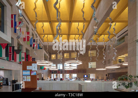 Innenraum des Campus, der Georgetown University in Katar (GU-Q;) in Education City, Doha, Qatar. Stockfoto