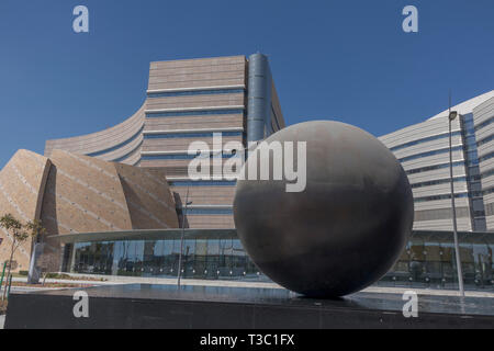 Die wundersame Reise (2005 bis 2013), eine Serie von 14 Bronze Skulpturen des Künstlers Damien Hirst, Sidra medizinisches und Forschungszentrum, Doha, Qatar Stockfoto