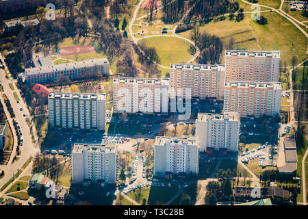 Krakau, Polen - 22. März 2019 - Luftbild von mehrstöckigen Wohngebäuden Stockfoto