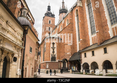 Krakau, Polen - 22. März 2019 - Ansicht der Bazylika Mariacka Stockfoto