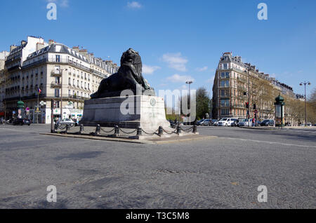 Löwe von Belfort, eine monumentale Skulptur eines Löwen von Bartholdi, der Gehämmerten Kupfer, Place Denfert Rochereau in Paris erinnert an Belagerung von Belfort Stockfoto