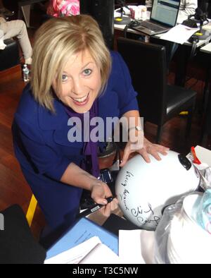 Liverpool, Großbritannien, Newsreader LUCY MEACOCK besucht Veranstaltung in Liverpool City Centre credit Ian Fairbrother/Alamy Stockfotos Stockfoto