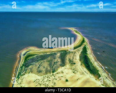 Luftaufnahme der Dünen Insel 'Las Dunas de San Cosme y Damian' in der Mitte des Rio Parana in der Nähe der Stadt Encarnacion in Paraguay. Stockfoto