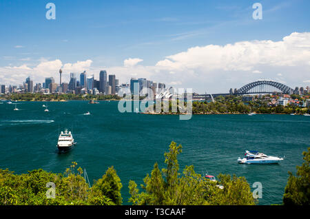 Der Sydney Skyline Seeen vom Taronga Zoo an einem klaren Sommertag in Sydney, Australien Stockfoto