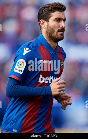 VALENCIA, Spanien - 07 April: Jose Angel Gomez Campana von Levante UD schaut während der Liga Match zwischen Levante UD und SD Huesca zu Ciutat de Valencia am 7. April 2019 in Valencia, Spanien. (Foto von David Aliaga/MB Medien) Stockfoto