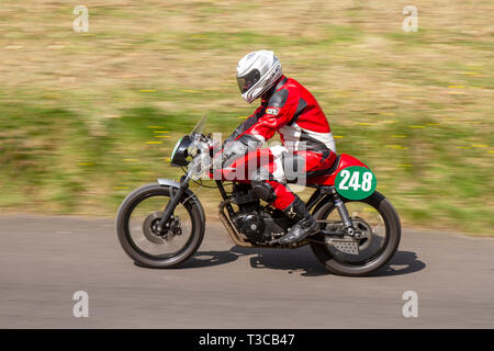 Chorley, Lancashire, UK. April, 2019. Hoghton Tower 43 Motorrad Sprint. Rider 248 Keith Ruddock von Keighley Reiten 1981 248 cc Honda CB 250 RS Motorrad Stockfoto