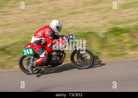 Chorley, Lancashire, UK. April, 2019. Hoghton Tower 43 Motorrad Sprint. Rider 248 Keith Ruddock von Keighley Reiten 1981 248 cc Honda CB 250 RS Motorrad Stockfoto