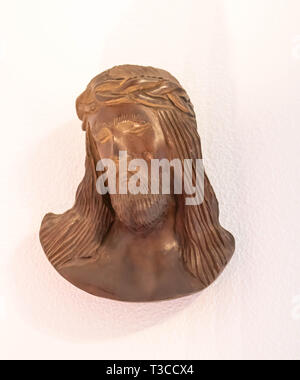 Hölzerne Statue, Leiter des Jesus Christus am Kreuz Stockfoto