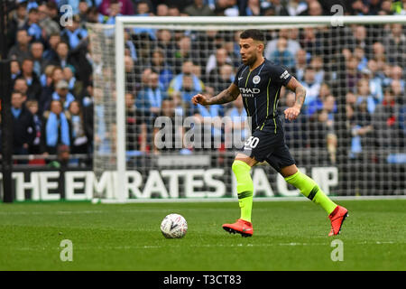 6. April 2019, Wembley, London, England; die Emirate FA Cup, Halbfinale, Manchester City vs Brighton; Nicolas Otamendi (30) von Manchester City Credit: Phil Westlake/News Bilder der Englischen Football League Bilder unterliegen DataCo Lizenz Stockfoto