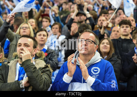 6. April 2019, Wembley, London, England; die Emirate FA Cup, Halbfinale, Manchester City vs Brighton, Brighton Fans Credit: Phil Westlake/News Bilder der Englischen Football League Bilder unterliegen DataCo Lizenz Stockfoto