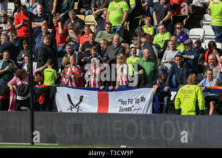 6. April 2019, Deepdale, Preston, England; Sky Bet Meisterschaft, Preston North End vs Sheffield United; Sheffield United Fans singen entfernt Credit: Mark Cosgrove/News Bilder der Englischen Football League Bilder unterliegen DataCo Lizenz Stockfoto