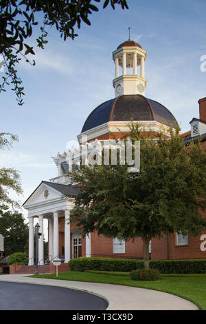 Lake Highland Preparatory School, in der Nähe der Innenstadt von Orlando, ist die führende weiterführende Schule in Orange County, Florida, bekannt für seine große Bildung. Stockfoto