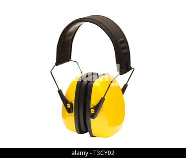 Gelbe Arbeitskleidung schützende Ohrenschützer auf Weiß isoliert. Stockfoto
