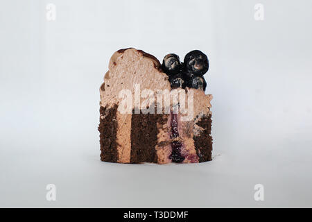 Eine Schokolade und blueberry non-Dairy, glutenfreie Dessert von MOS Burger in Japan. Ab 2019 wird dieser Artikel wurde eingestellt. Stockfoto