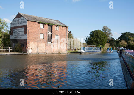 Verfallenes Shropshire Union Canal Lager auf dem Llangollen-kanal in Ellesmere Shropshire England Stockfoto