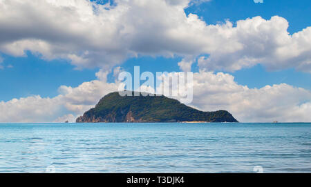 Die Turtle Island umgibt das klare Wasser des Mittelmeers. Stockfoto