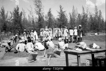 Die plantagenarbeiter Aussaat Samen in Britisch Indien 1945 Stockfoto