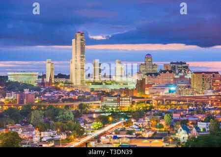 Albany, New York, USA Downtown Skyline der Stadt in der Dämmerung. Stockfoto