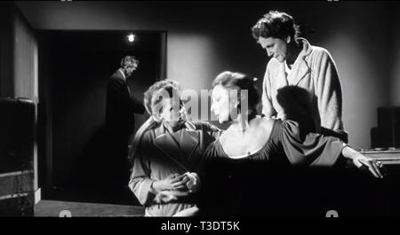 Die Fledermaus ist eine amerikanische Mystery Film von 1959 mit Vincent Price und Agnes Moorehead. Es ist die vierte Verfilmung der Geschichte, die als 1908 Roman die Wendeltreppe von Mary Roberts Rinehart, das Sie später (mit Avery Hopwood) in den 1920er Jahren spielen Die Bat.[1] [2] [3] Die erste Verfilmung des Stücks war die 1926 amerikanischen Stummfilm The Bat angepasst begann. Der Film wurde von Regisseur Crane Wilbur, der auch Regie.[4] Die Fledermaus 1959 auf einem mit der britischen Hammer Film Die Mumie.[1] Jetzt in der öffentlichen Domäne verteilt wurde angepasst, Stockfoto
