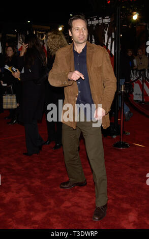 LOS ANGELES, Ca. Dezember 05, 2001: Schauspieler David Duchovny im Rahmen der Weltpremiere in Los Angeles, der Ocean's Eleven. © Paul Smith/Featureflash Stockfoto