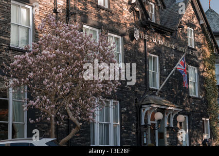 WINDERMERE, Großbritannien - 25. MÄRZ 2019: Der Old England Hotel und Spa front-Windermere Stockfoto